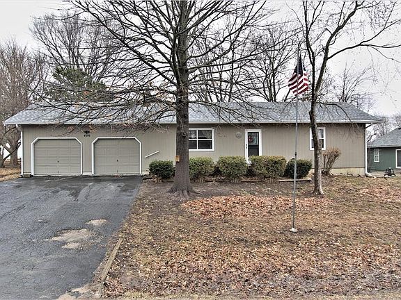 Move in ready home for sale in McLouth