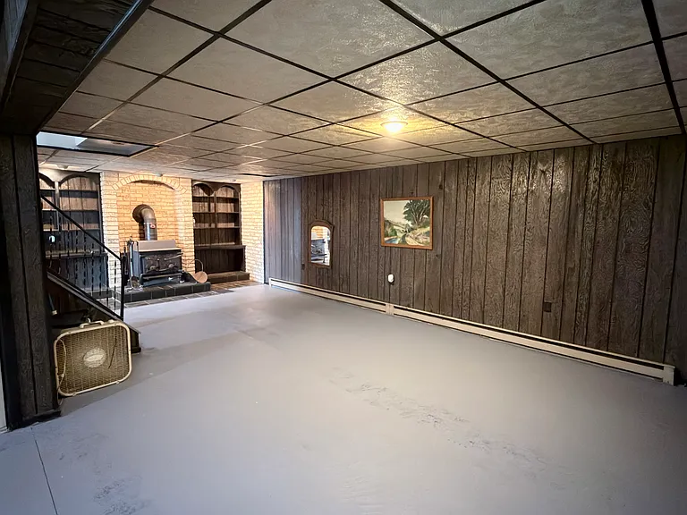 1015 E Hamilton St — Photo 38