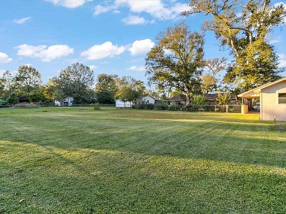4th image of 8285 Laurie Ln