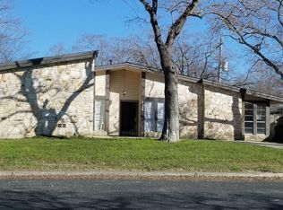 5618 Crater Lake Dr, San Antonio, TX 78244