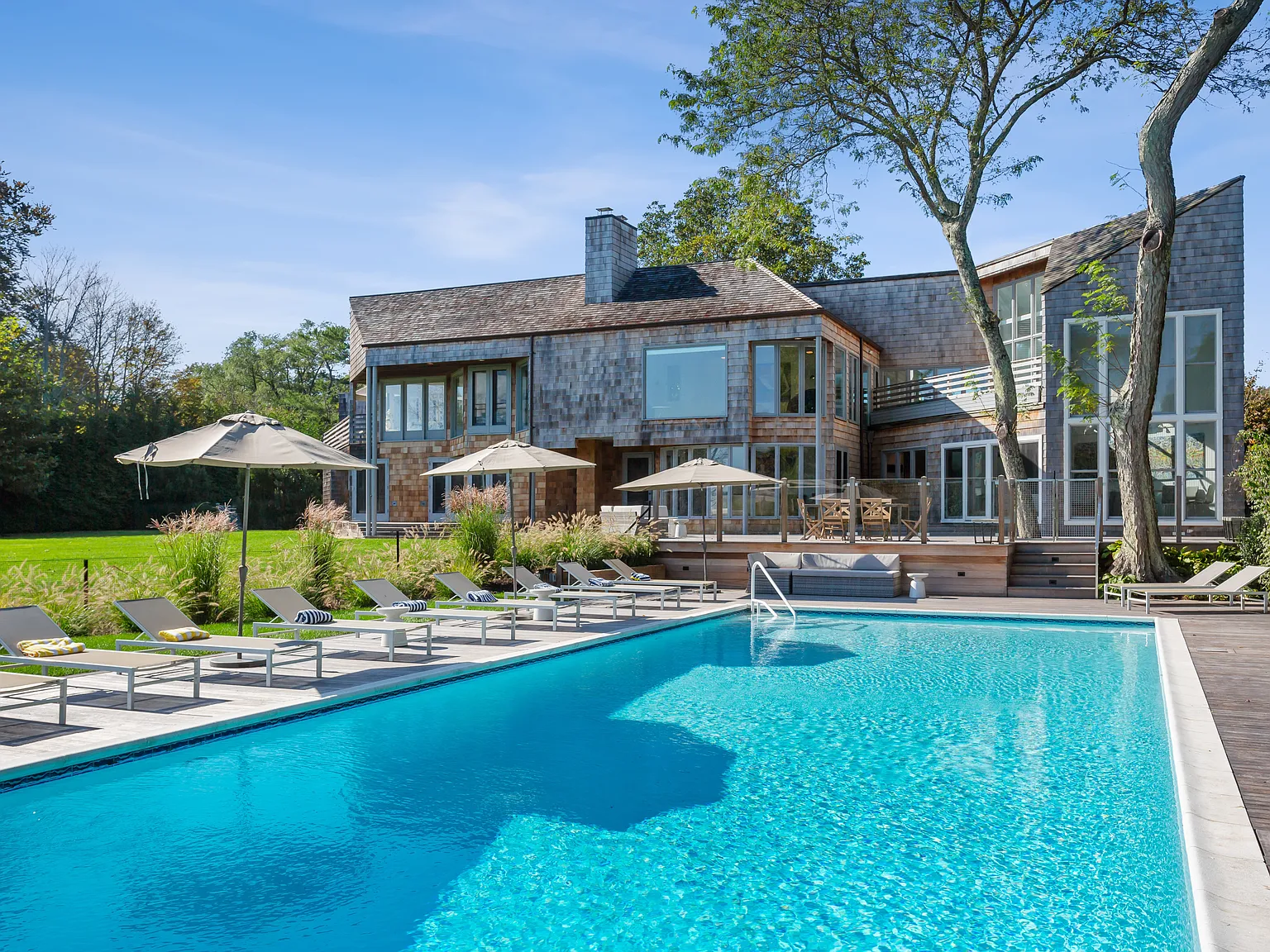 Ocean Breezes and Ocean Views - Mid-Century Modern on Hook Pond — Photo 1