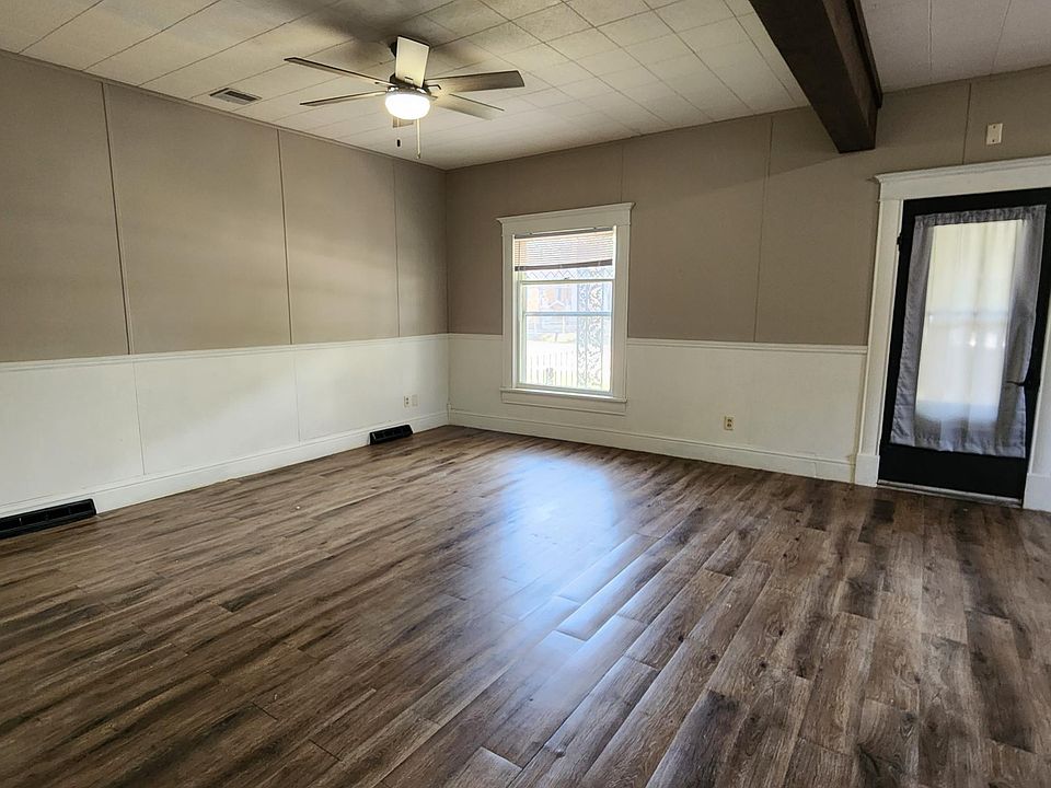 211 S Kansas Ave, Lucas, KS 67648 Zillow