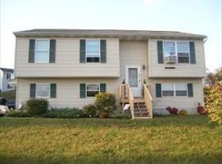 915 Harmony Hl, Lebanon, PA 17046
