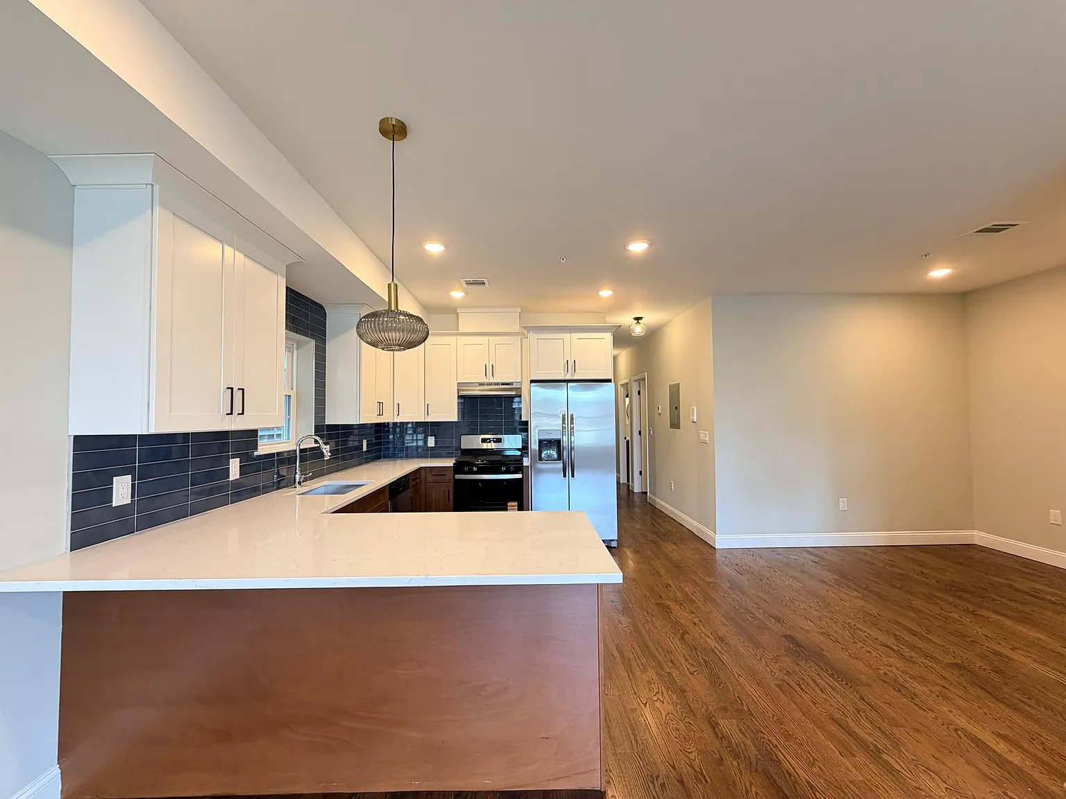 4 bed, $3,095 — Photo 2