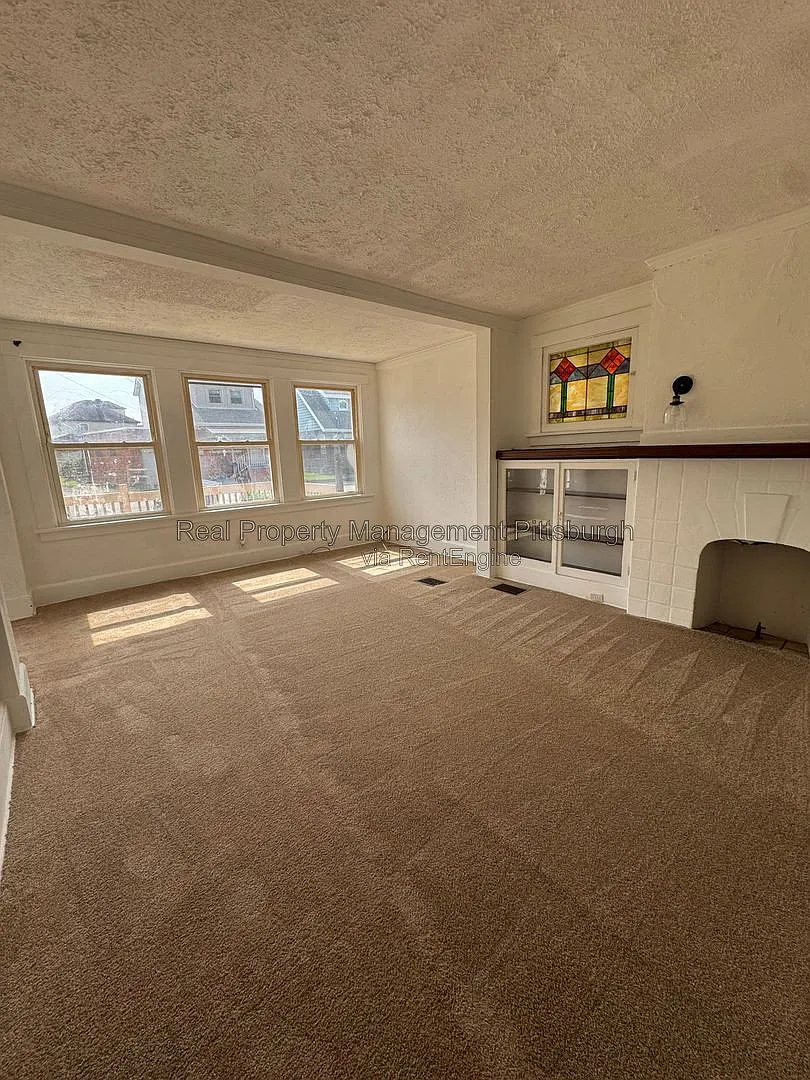 2 bed, 1.0 bath, $1,150 — Photo 3