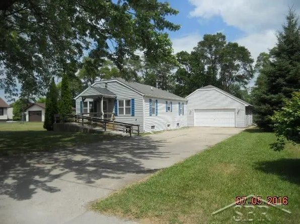 215 S River Rd, Saginaw, MI 48609
