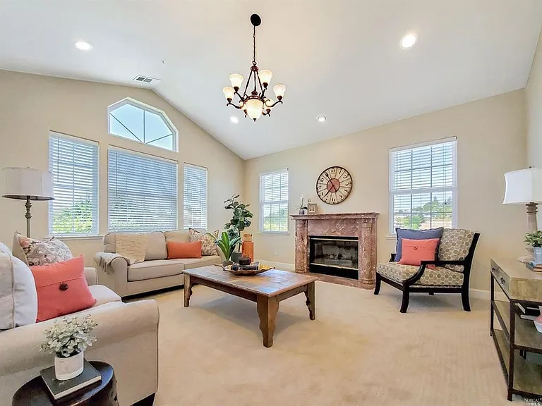 735 El Paseo Dr — Photo 11