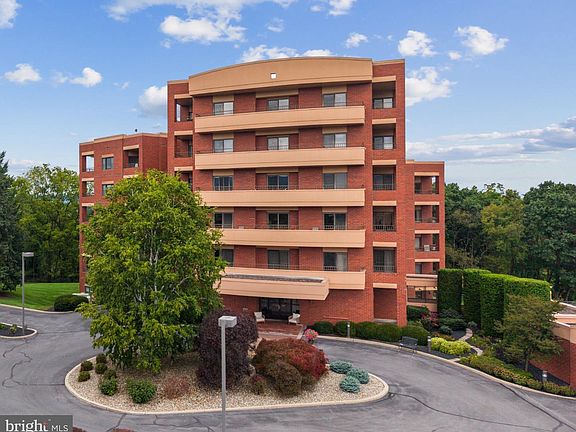 2nd image of 455 Windmere Dr APT 3C