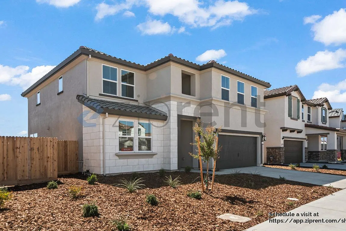 5 bed, 2825 sqft, $3,500 — Photo 2