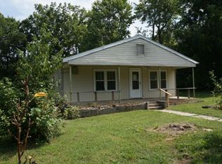 1301 4th St, Monett, MO 65708