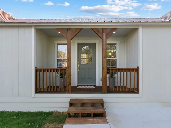 3025 Elmwood Dr, Granbury, TX 76048