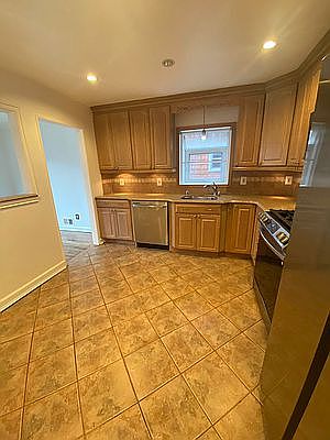 5th image of 15-93 208th St #1