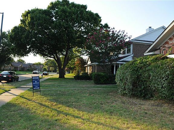 2nd image of 2108 Prairie Creek Trl