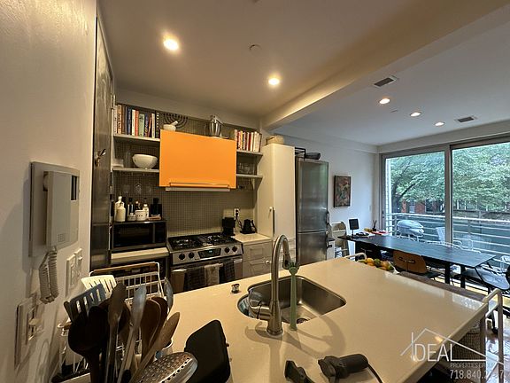 2nd image of 90 Clermont Ave APT 3