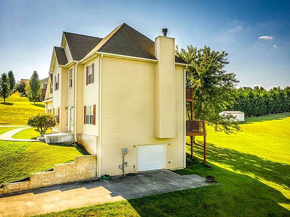 3rd image of 2108 Strawberry Dr