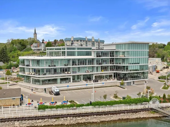 324 North Lake STREET #404, Port Washington, WI 53074