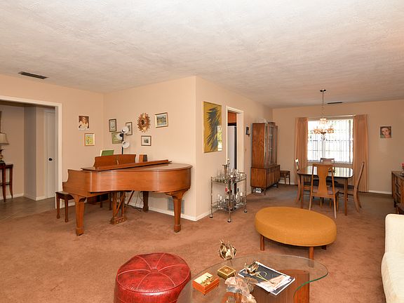 3rd image of 2411 Tioga Trl