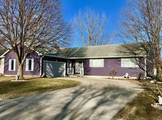 1334 John St, Sycamore, IL 60178