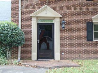 1 Oakford Ct, Jackson, MS 39211