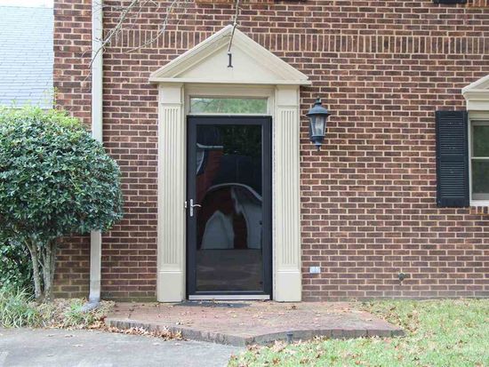 Property at 1 Oakford Ct, Jackson, MS 39211