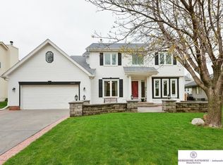 2008 Eagle Ridge Dr, Papillion, NE 68133