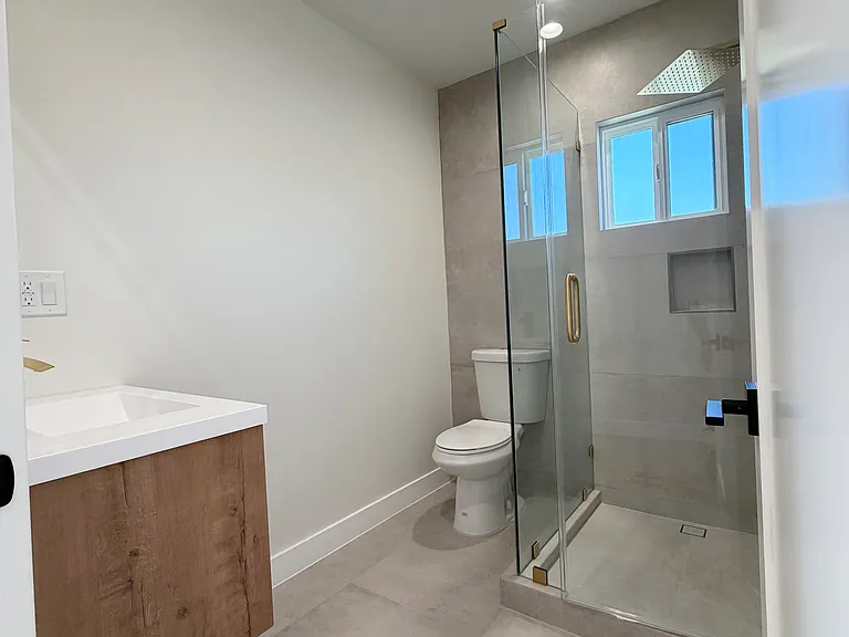 6154 1/2 Colbath Ave #6154-1/2 — Photo 11
