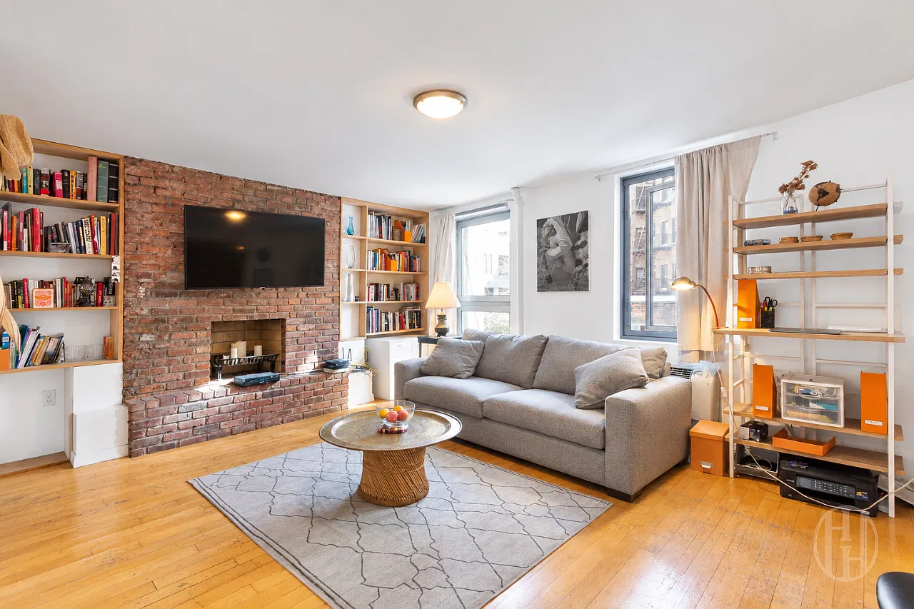 8 Bedford Street — Photo 1