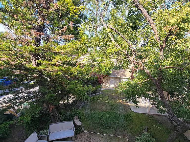 13531 Wyandotte St #6 — Photo 11