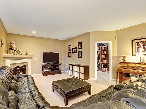 4th image of 11307 174th Avenue Ct E