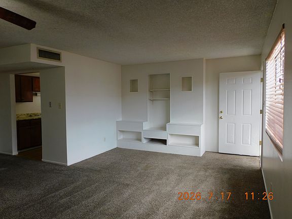 2nd image of 1276 W 20th Pl