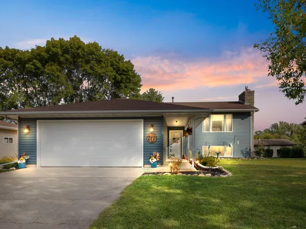 717 Colonial Cir, Faribault, MN 55021