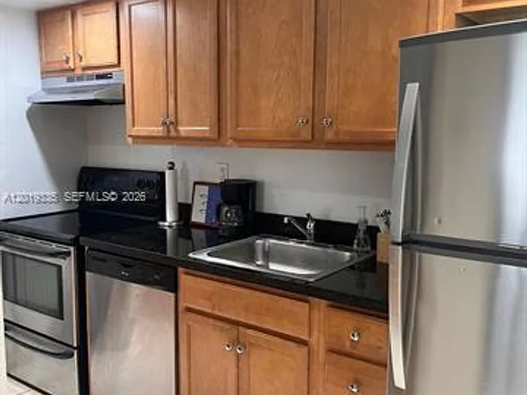290 Sunrise Dr #208 — Photo 12