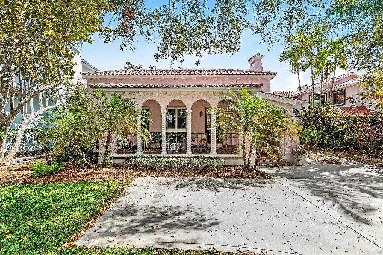 2 bed, 1.0 bath, 1197 sqft, $4,750 — Photo 1