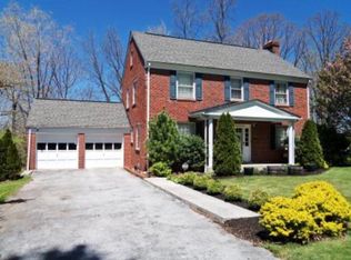 231 Ridgecrest Rd, Bluefield, WV 24701