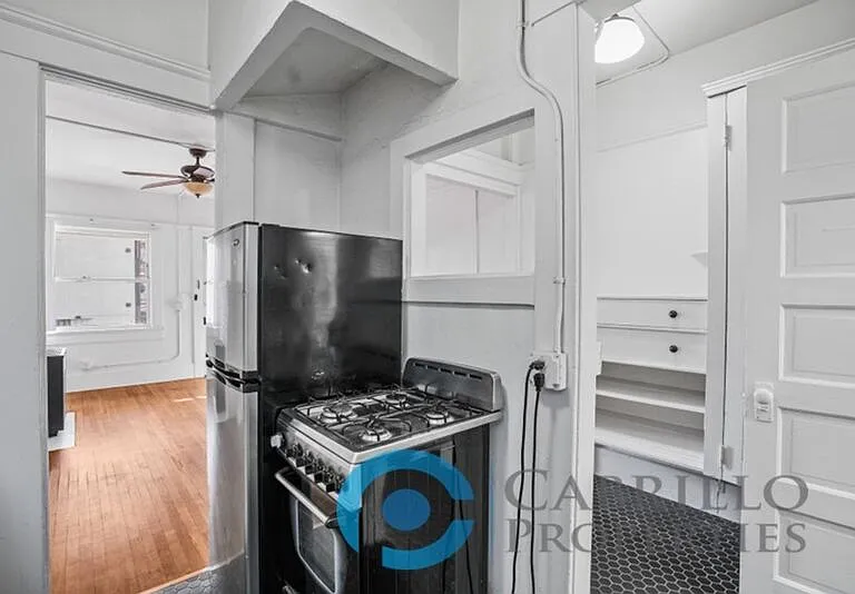 2261 4th Ave — Photo 8
