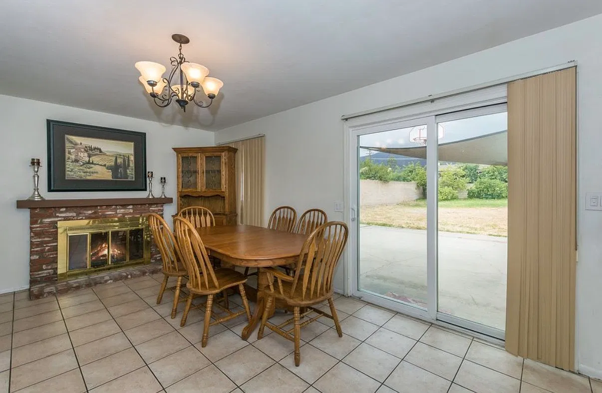 3 bed, 1336 sqft, $3,600 — Photo 3
