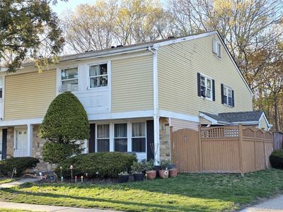 2E Ethan Allen Court, Ridge, NY, 11961