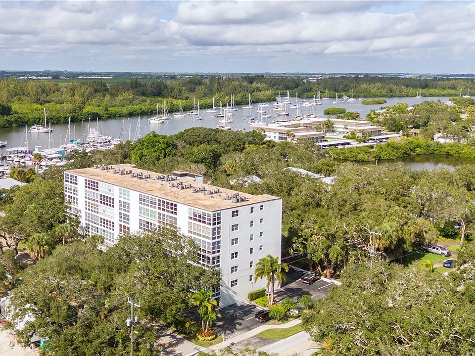 1st image of 275 Date Palm Rd APT 403