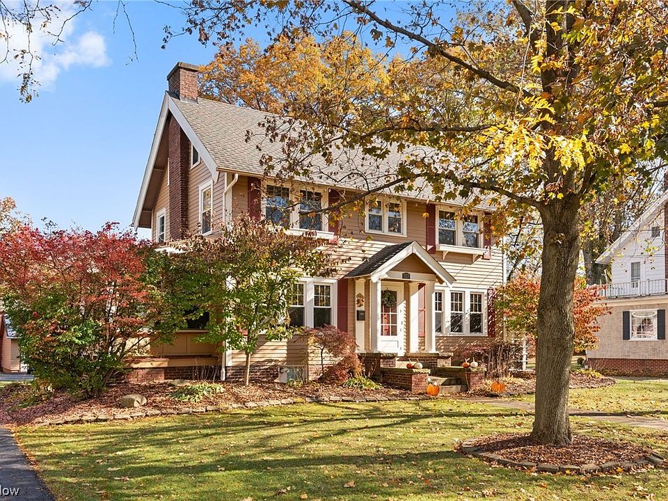 523 S Main St, Wellington, OH 44090 Zillow