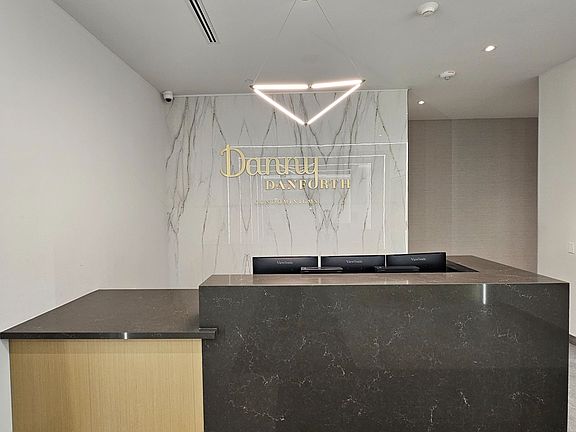 4th image of 2369 Danforth Ave #801