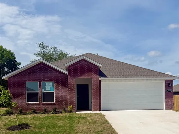 3050 Laredo Ln, Gravette, AR 72736