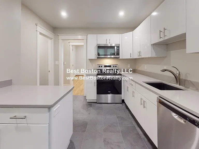 33 Portsmouth St #1L — Photo 1