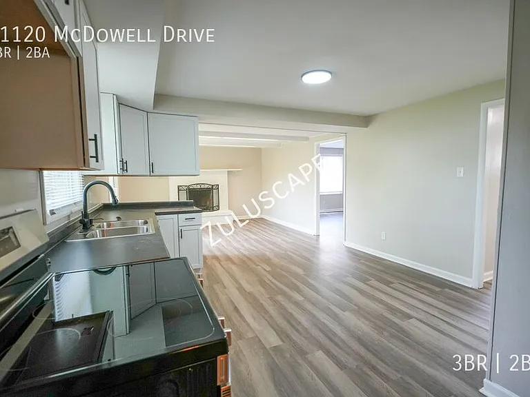 11120 McDowell Dr — Photo 6
