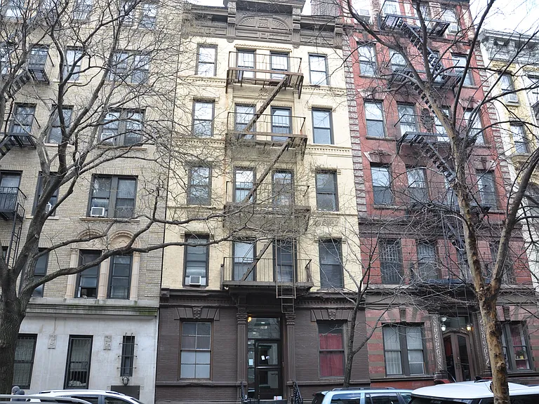 209 E 10th St #5A — Photo 6