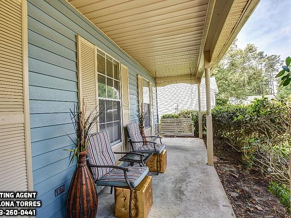 Front Porch w/swing