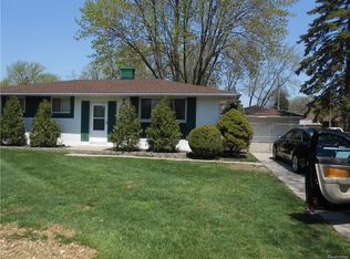 21651 N Nunneley Rd, Clinton Township, MI 48036