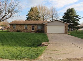 5527 E Homestead Dr, Columbus, IN 47201