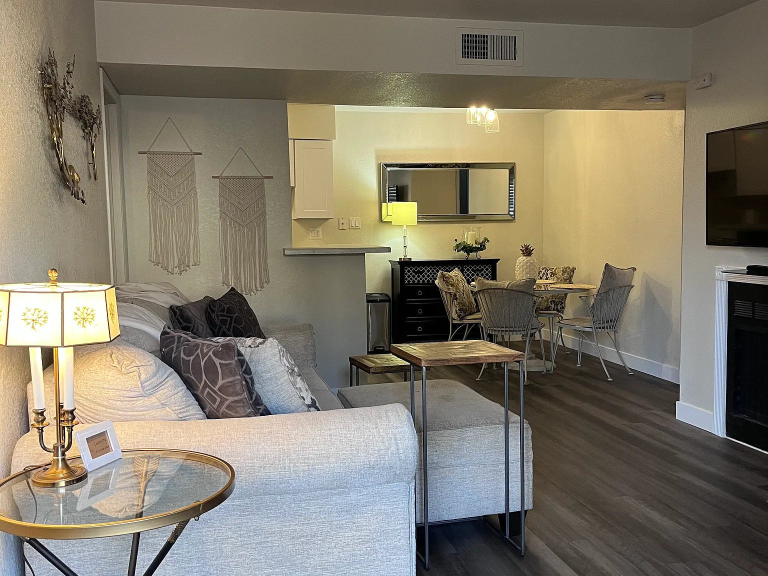2 bed, 962 sqft, $1,900 — Photo 3