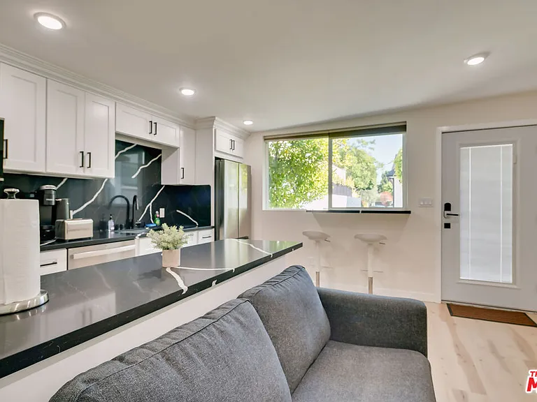 8761 Dorrington Ave #B — Photo 11