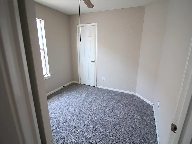 2117 Whittier Dr — Photo 20